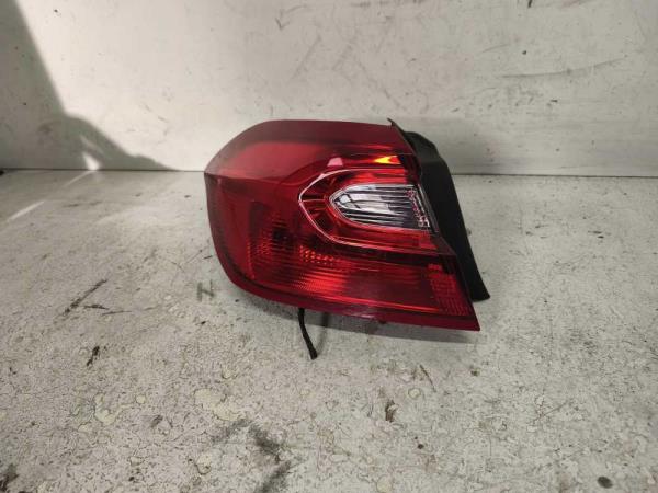 FEU ARRIERE GAUCHE FORD - Vue 1